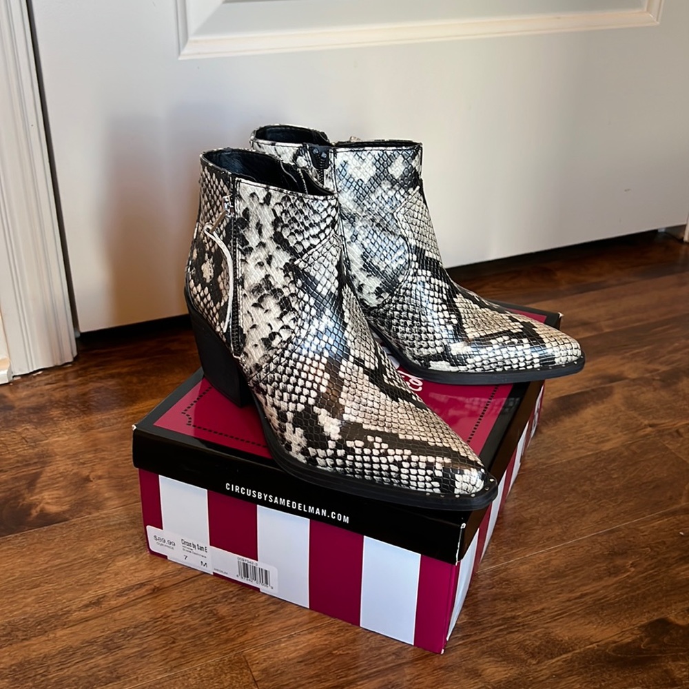 Circus by Sam Edelman snake booties size 7M